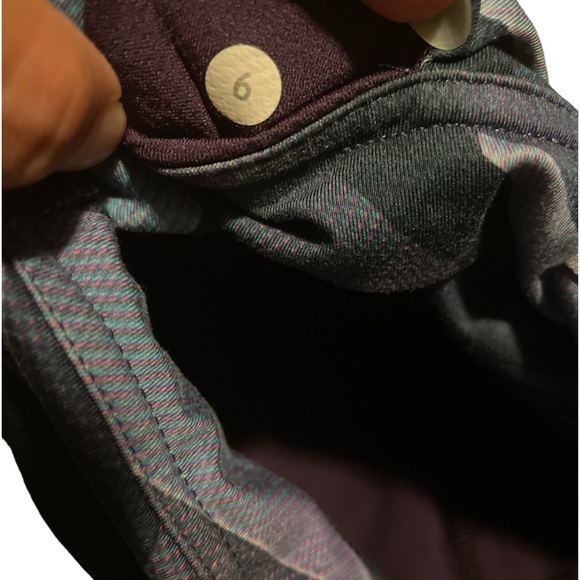 Lululemon, Purple Compression Athletic Shorts with Adjustable Waist Strap,Size 6 - Picture 4 of 4